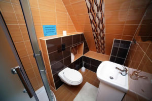 APARTAMENT I POKOJE GOŚCINNE GÓRALECZKA CZARNA GÓRA